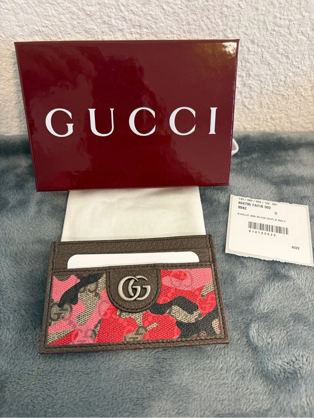 Brand New Gucci GG Supreme Monogram Camouflage Card Case  Pink/Red